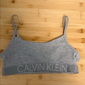 Calvin Klein Size Small Women's Teen Girl Light Gray Bralette